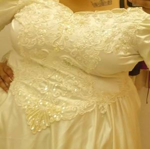 Wedding dress size 24